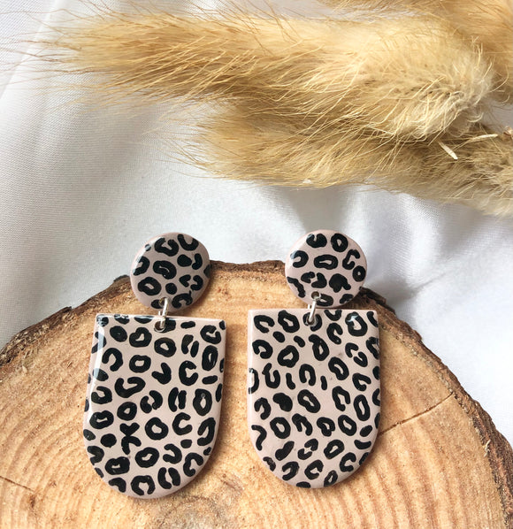 Leopard w/ Resin Filled Arch Dangles